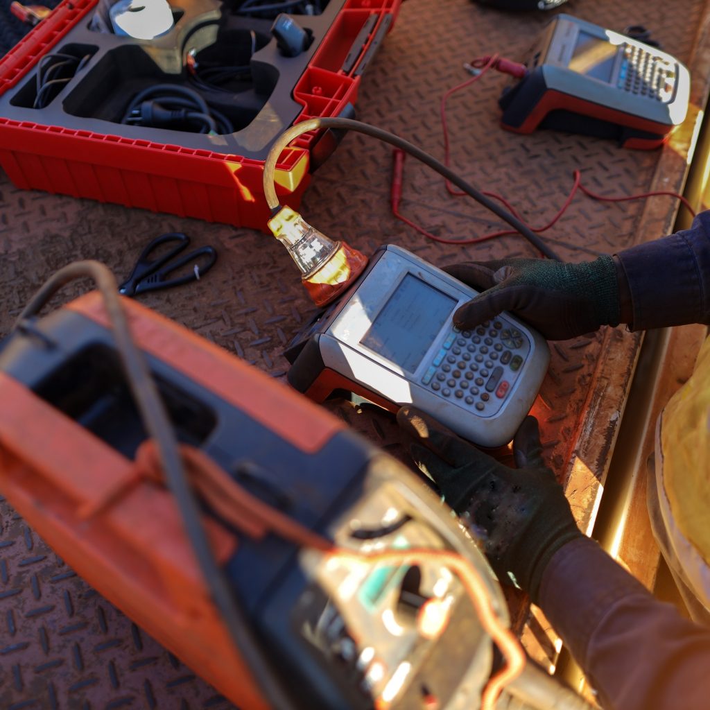 Industry,Electrician,Conducting,By,Using,Computer,Monitoring,Inspecting,Testing,Power